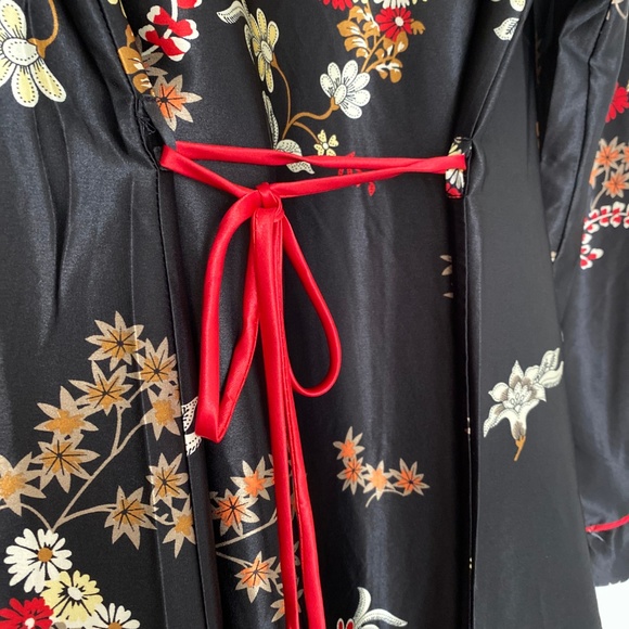 Lulu's Faraway Lands Black Print Satin Kimono Top - Picture 5 of 5